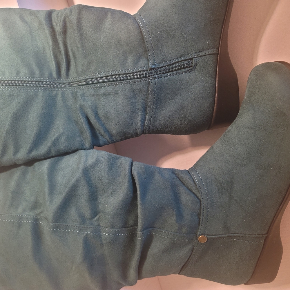 Women's Green Suede Boots